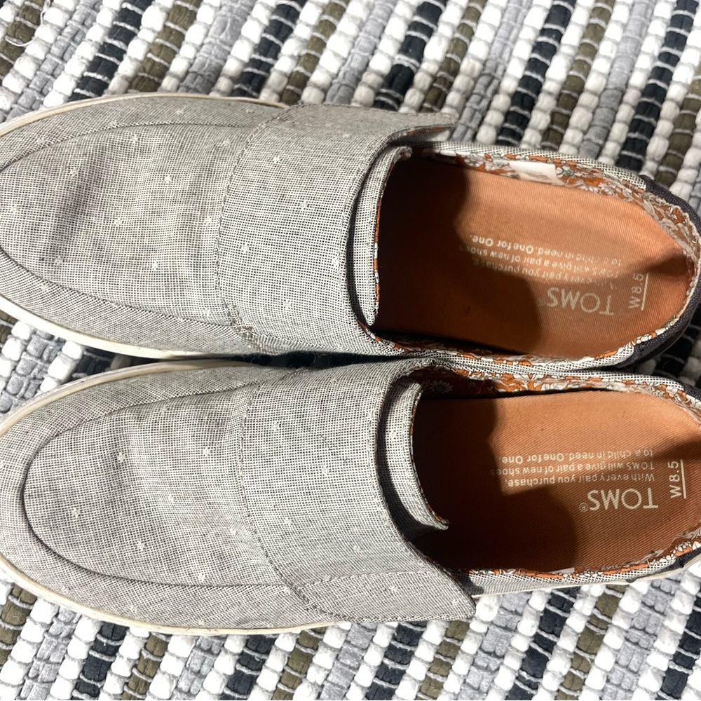 TOMS Women's Gray Slip-On Shoes